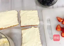 Illustration of how to make fruit sandwiches 6