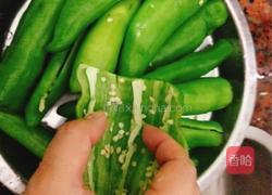 虎皮青椒的做法图解1