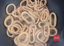 爆炒鱿鱼圈的做法图解7