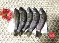 野生鲫鱼豆腐汤的做法图解2