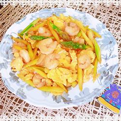 芦笋虾仁炒蛋的做法[图]