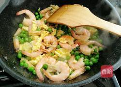 鲜虾滑蛋炒豌豆的做法图解13