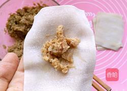 抱蛋花朵馄饨的做法图解3