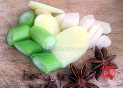 特色生炒猪蹄的做法图解2