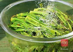 香椿拌豆腐的做法图解5