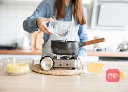 红红火火！网红芝士部队锅的做法图解3