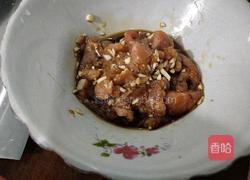 黑胡椒香菇鱼丸汆肉汤面的做法图解3