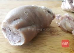 小时候爸爸的蒸肘花的做法图解1