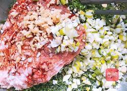 荠菜猪肉丸子的做法图解2