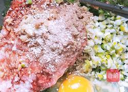 荠菜猪肉丸子的做法图解3