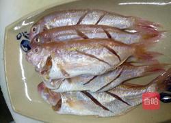 香辣孜然红线鱼的做法图解1