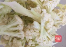 快手干煸菜花的做法图解2
