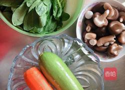 韩式辣白菜拌饭的做法图解1