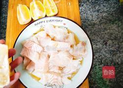 柠檬煎鱼配午方的做法图解2