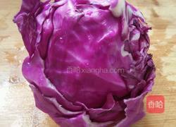 紫甘蓝炒蛋的做法图解1