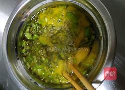 青椒鸡蛋烙的做法图解3