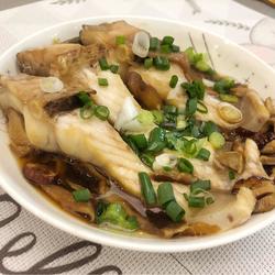 红枣香菇蒸鲩鱼腩的做法[图]