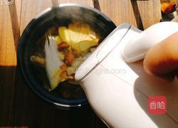 鱼翅骨栗子干玉竹百合松茸汤的做法图解6