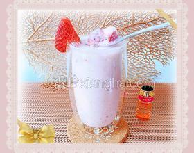 草莓黃桃酸奶奶昔（粉紅佳人）