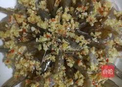 蒜蓉粉丝开边虾的做法图解3