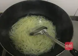 Illustration of how to make cold shredded potatoes 2