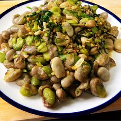 小葱炒胡豆（蚕豆）的做法[图]