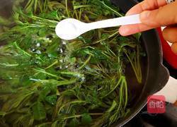 炸香椿鱼的做法图解2