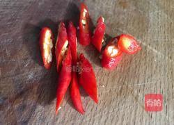 双椒炒野芹菜梗的做法图解7