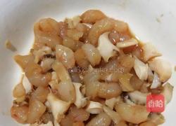 虾仁鲍鱼猪肉水饺的做法图解2