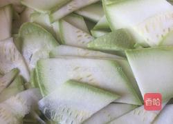 腊肠炒角瓜的做法图解2