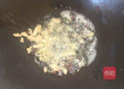 腊肠炒角瓜的做法图解3