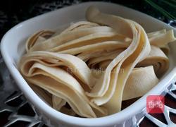 青蒜炒豆皮的做法图解2