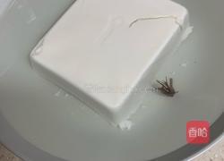 香椿芽拌豆腐的做法图解1