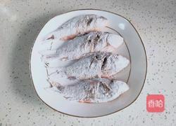 干炸小鲫鱼的做法图解7