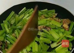 家常芹菜炒五花肉的做法图解3