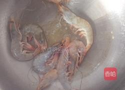 美容养颜鲜虾冬瓜汤的做法图解3