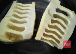 五花肉烧笋的做法图解1