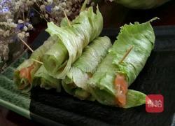 烟熏三文鱼香葱生菜卷的做法图解4