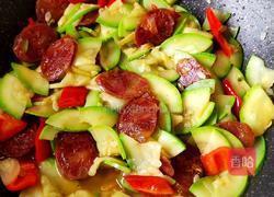 西葫芦炒腊肠的做法图解11