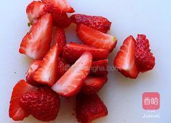 水果创意菜 小草莓爱上梨的做法图解4