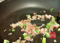 火腿菌菇丝瓜汤的做法图解3