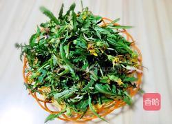 蒲公英炒鸡蛋的做法图解1