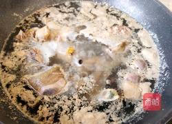 荠菜炖乌骨鸡汤的做法图解2