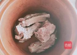 冬瓜薏米排骨汤的做法图解1
