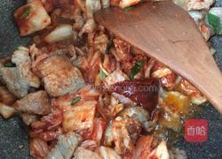 五花肉炒辣白菜的做法图解5