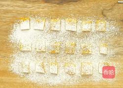 12-18个月辅食：蛋黄南瓜片的做法图解6