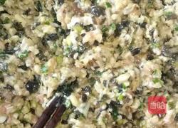 猪肉木耳蘑菇馅的做法图解10