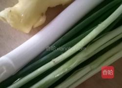 猪肉木耳蘑菇馅的做法图解6