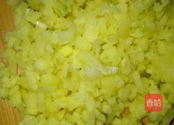 猪肉木耳蘑菇馅的做法图解7