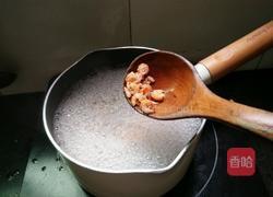 虾仁酸菜QQ面的做法图解3